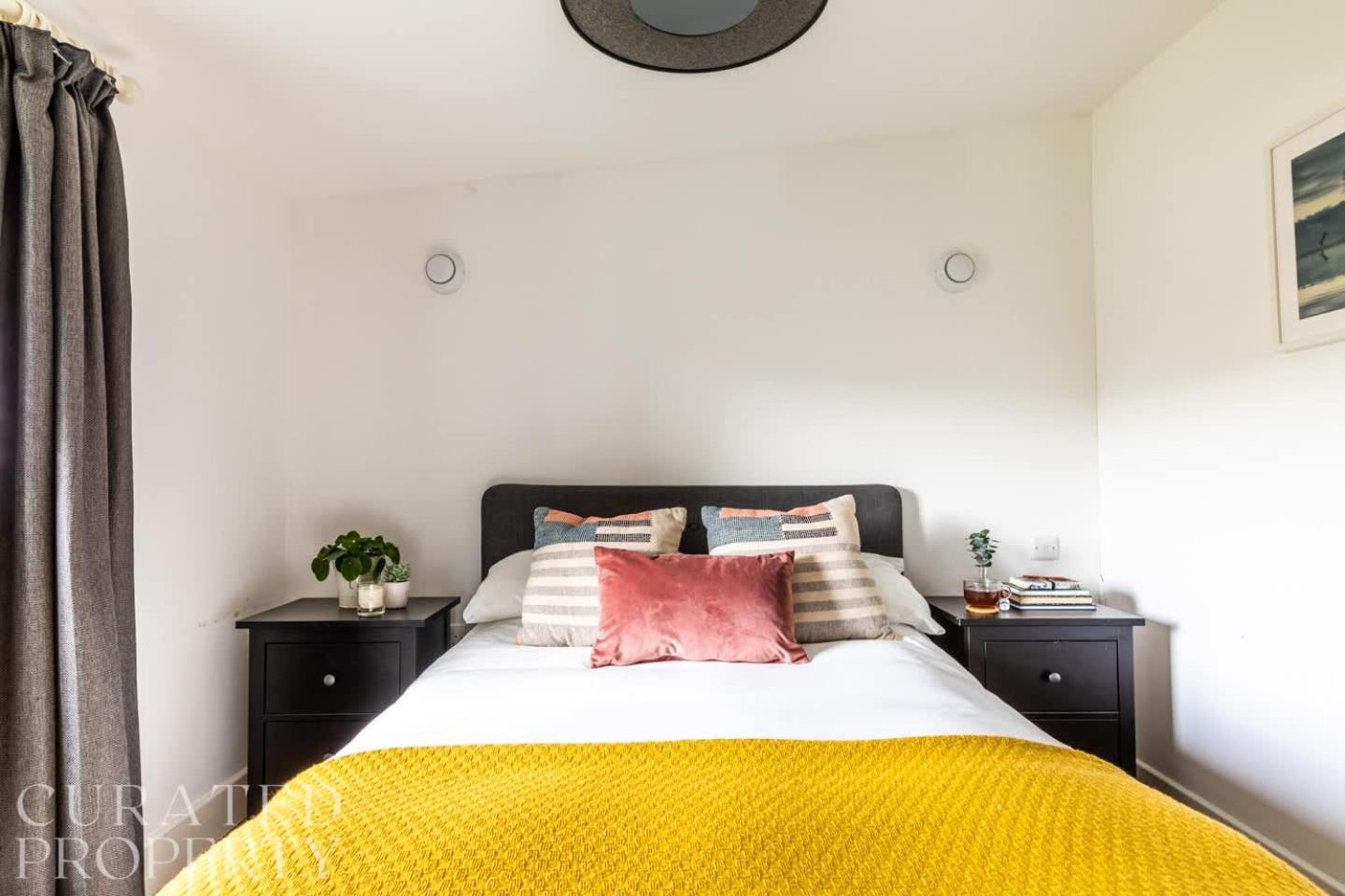 Stunning 5 Bedroom New Build With Amazing Views! Bath Exterior foto